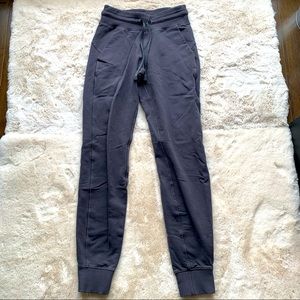 lulemon On The Fly Joggers grey Sweatpants size 2